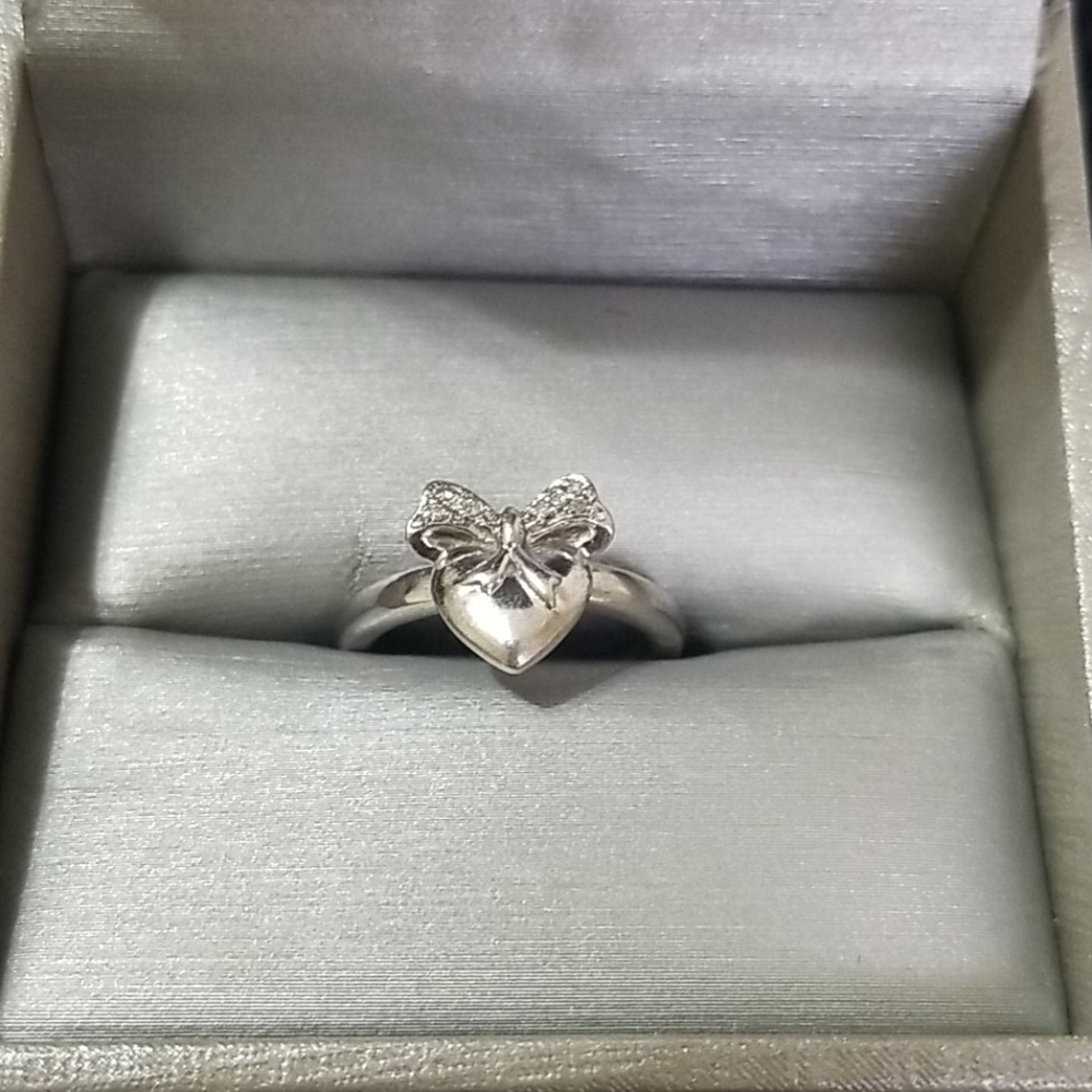 Bow with Heart Ring